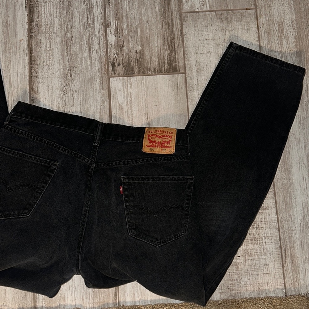 Levi’s 550 Jeans - Picture 3 of 4